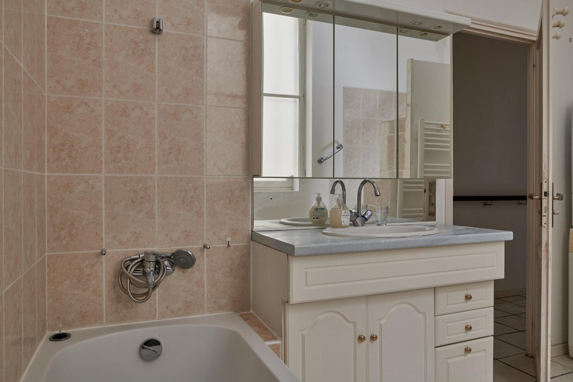Grand Appartement Au Coeur De Сет Экстерьер фото